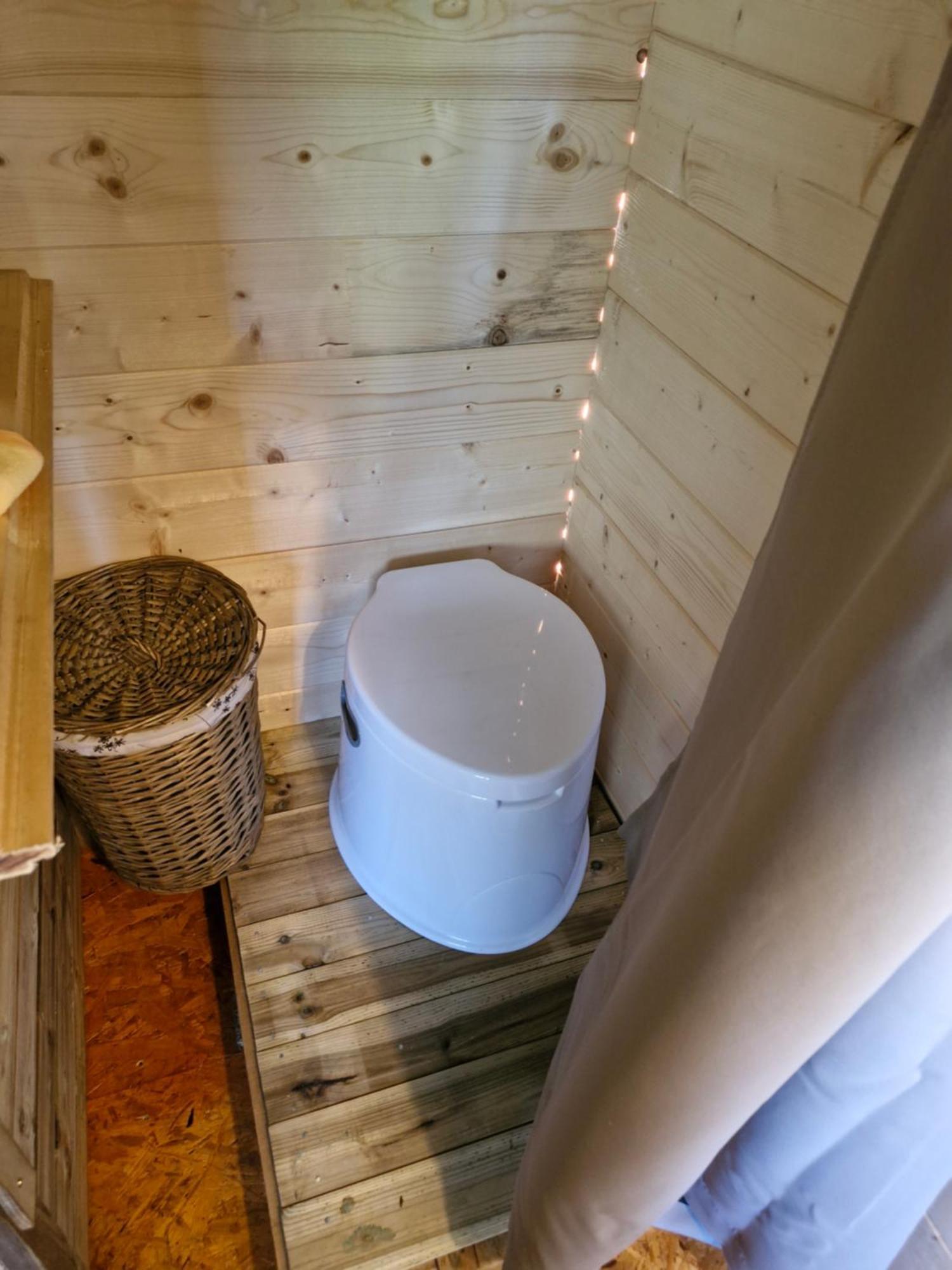 La Cabane Des Lucioles Saint-Julien-Boutieres Экстерьер фото